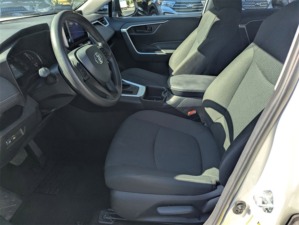 Used 2025 Toyota RAV4 LE image 22