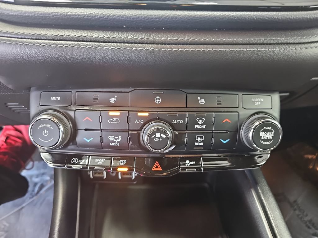 Used 2023 Dodge Durango SXT RWD image 21