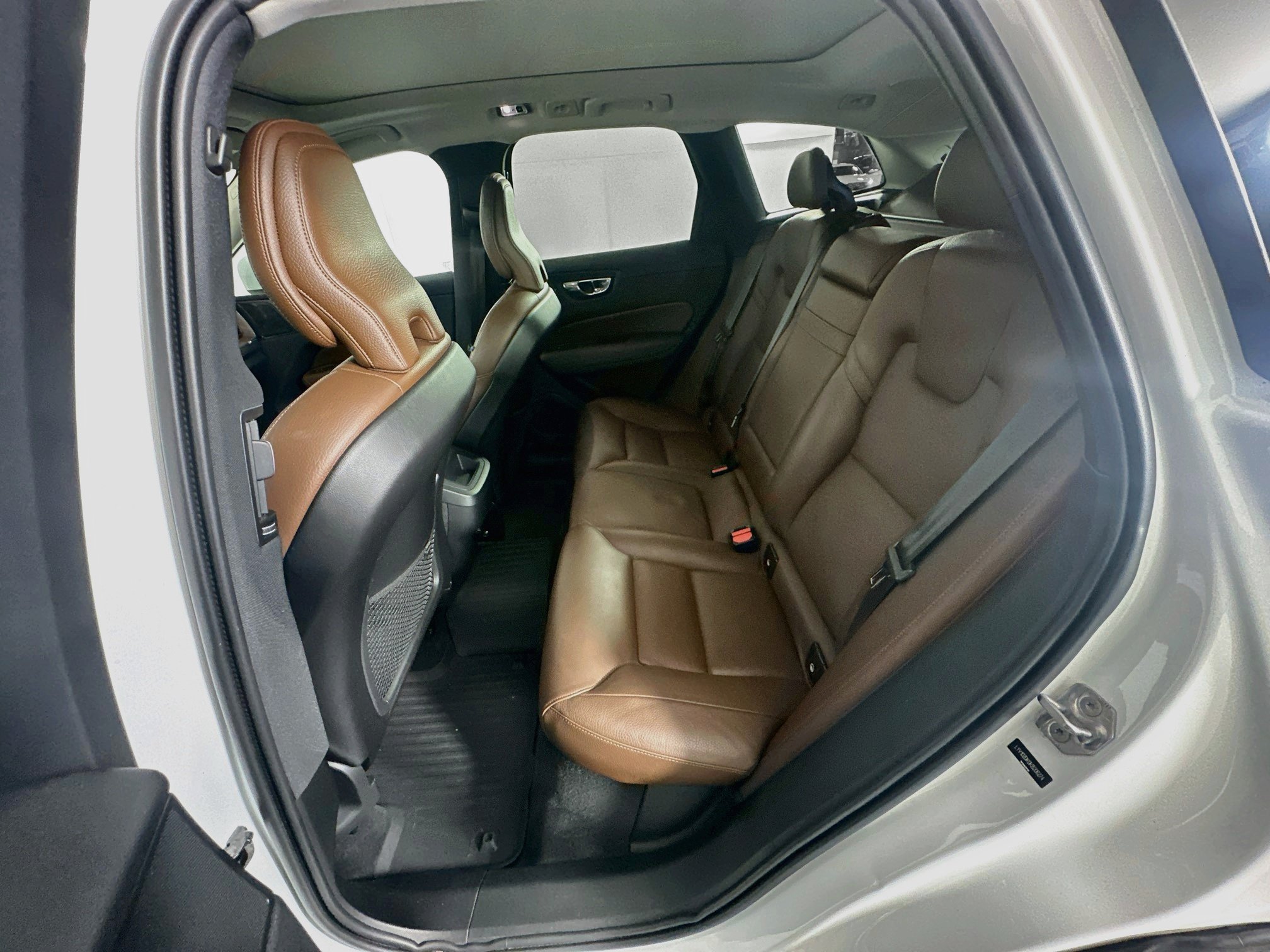 Used 2019 Volvo XC60 T5 Momentum w/ Multimedia Package FWD image 28