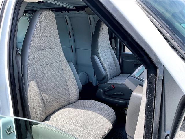 New 2026 Chevrolet Express 2500 w/ Driver Convenience Package RWD image 28