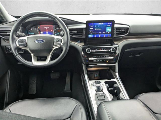 Used 2023 Ford Explorer Limited image 17