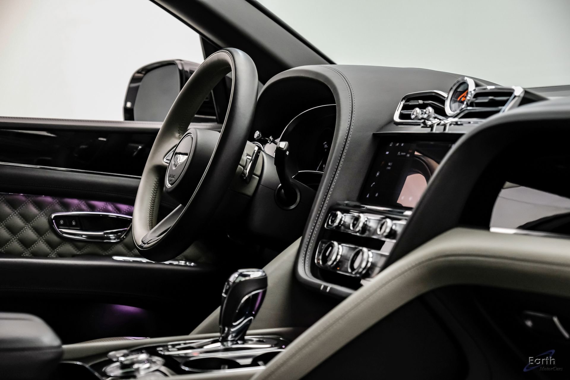 Used 2022 Bentley Bentayga AWD/4WD image 49