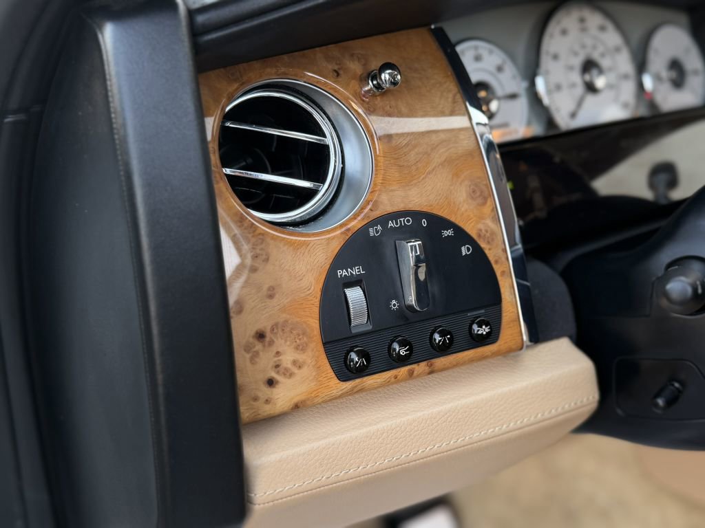 Used 2011 Rolls-Royce Ghost image 54