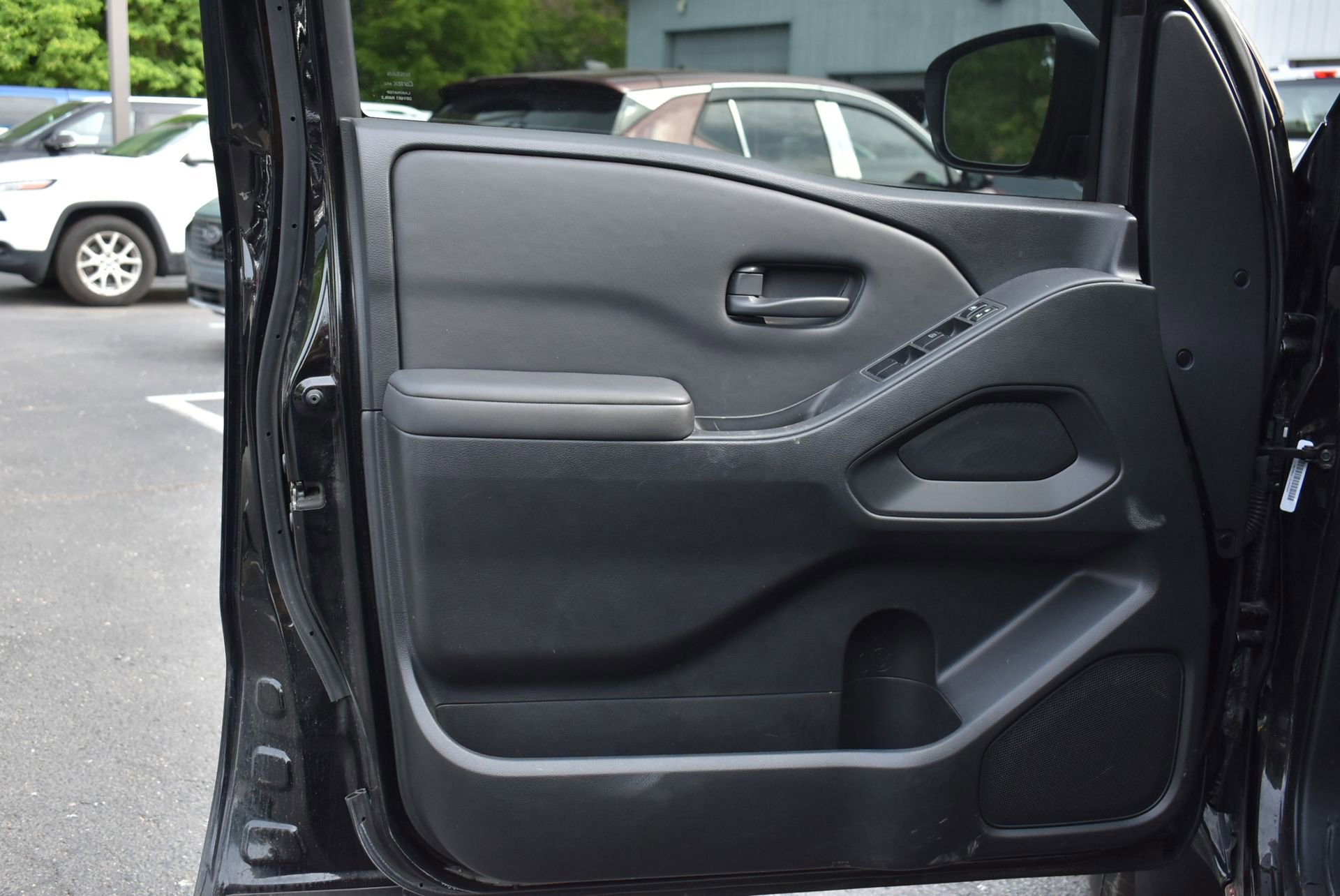 Used 2022 Nissan Frontier S w/ Technology Package RWD image 12