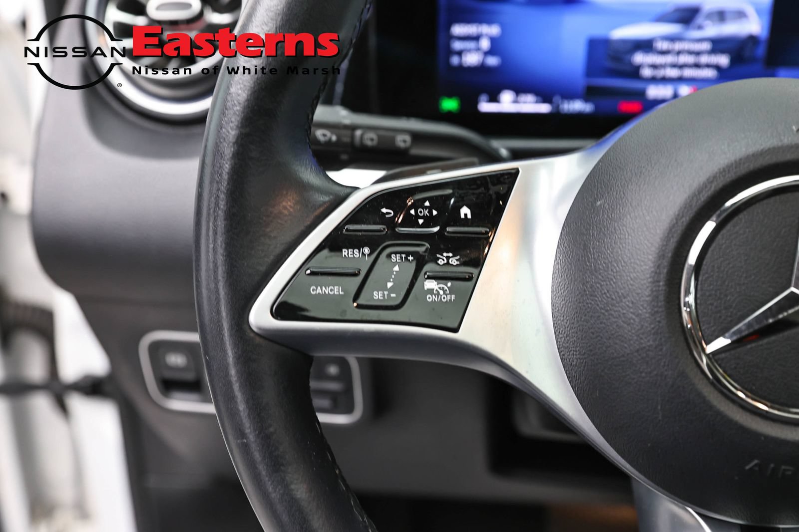 Used 2025 Mercedes-Benz GLB 250 w/ Exclusive Package image 14