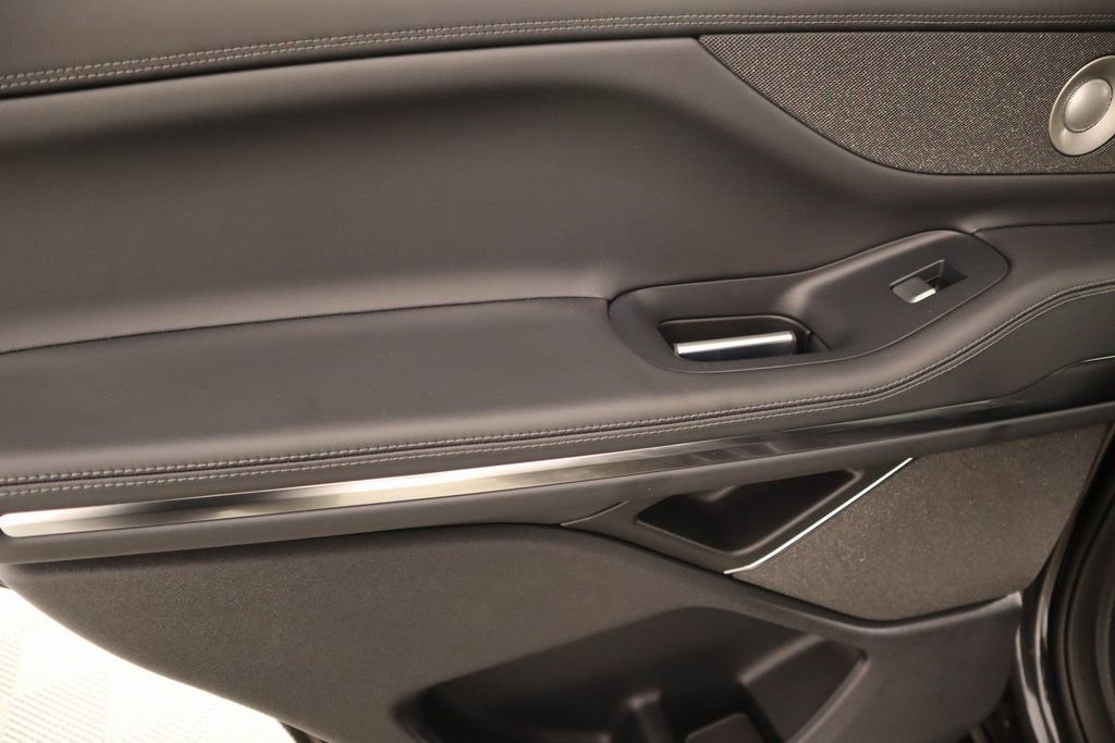 New 2025 Lincoln Navigator Reserve w/ Jet Appearance Package image 18