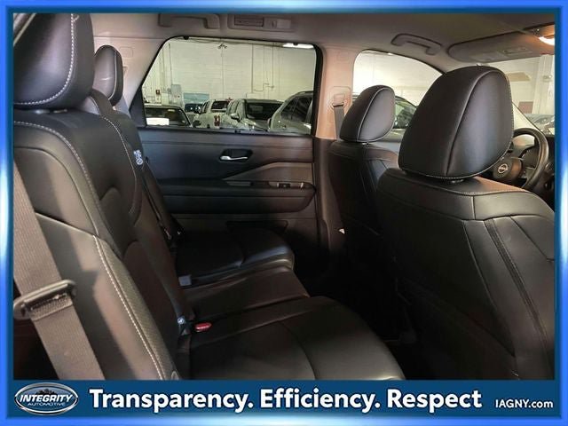 Certified 2025 Nissan Pathfinder SL AWD/4WD image 11