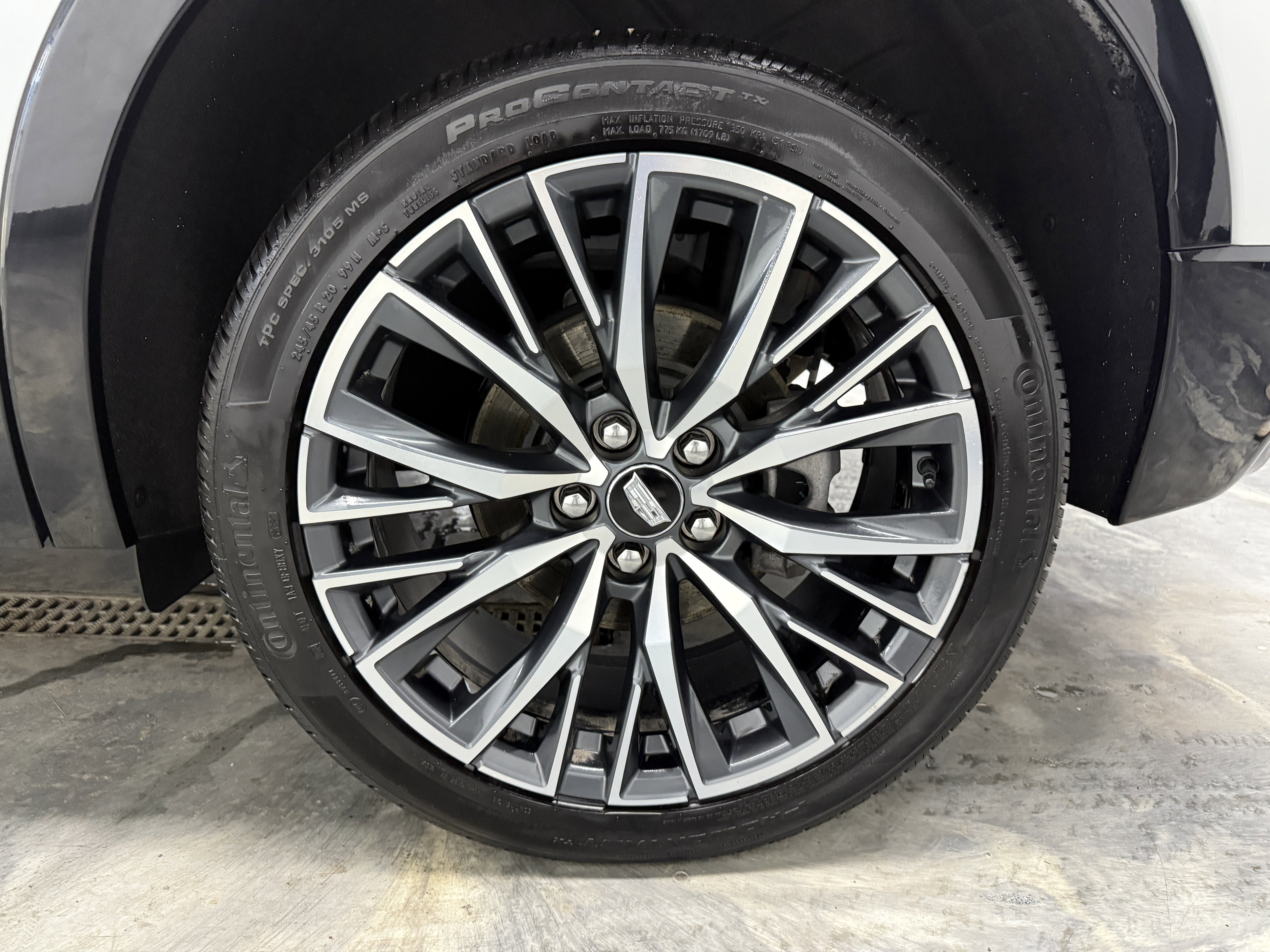 Used 2024 Cadillac XT4 Sport image 30