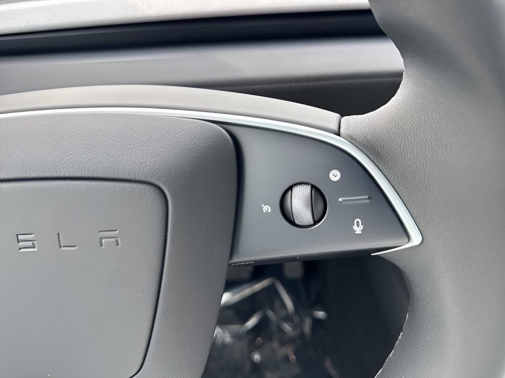 Used 2026 Tesla Model Y Premium image 18