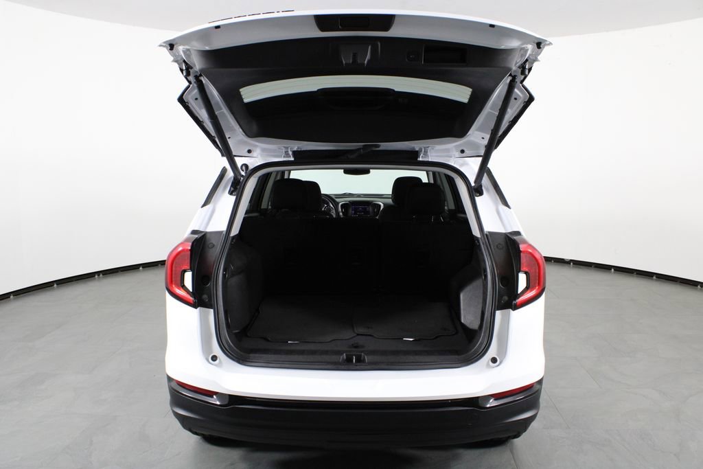 Used 2023 GMC Terrain SLE w/ Driver Convenience Package image 15