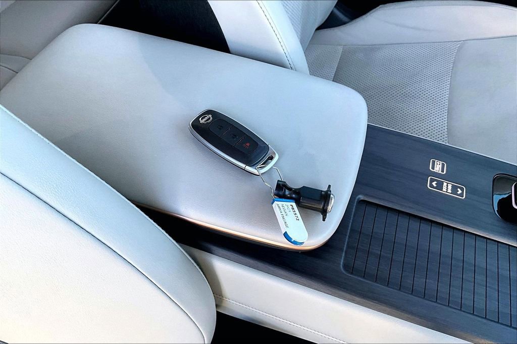 Used 2023 Nissan Ariya FWD image 16