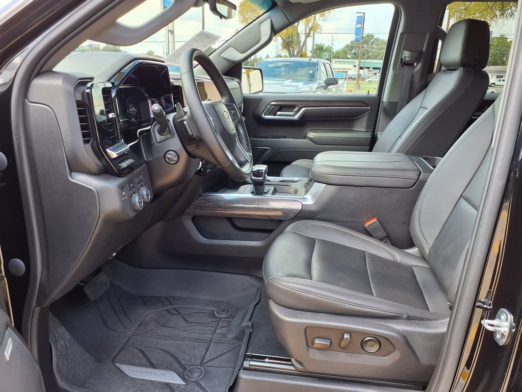 Used 2023 Chevrolet Silverado 1500 LTZ w/ LTZ Premium Package AWD/4WD image 22