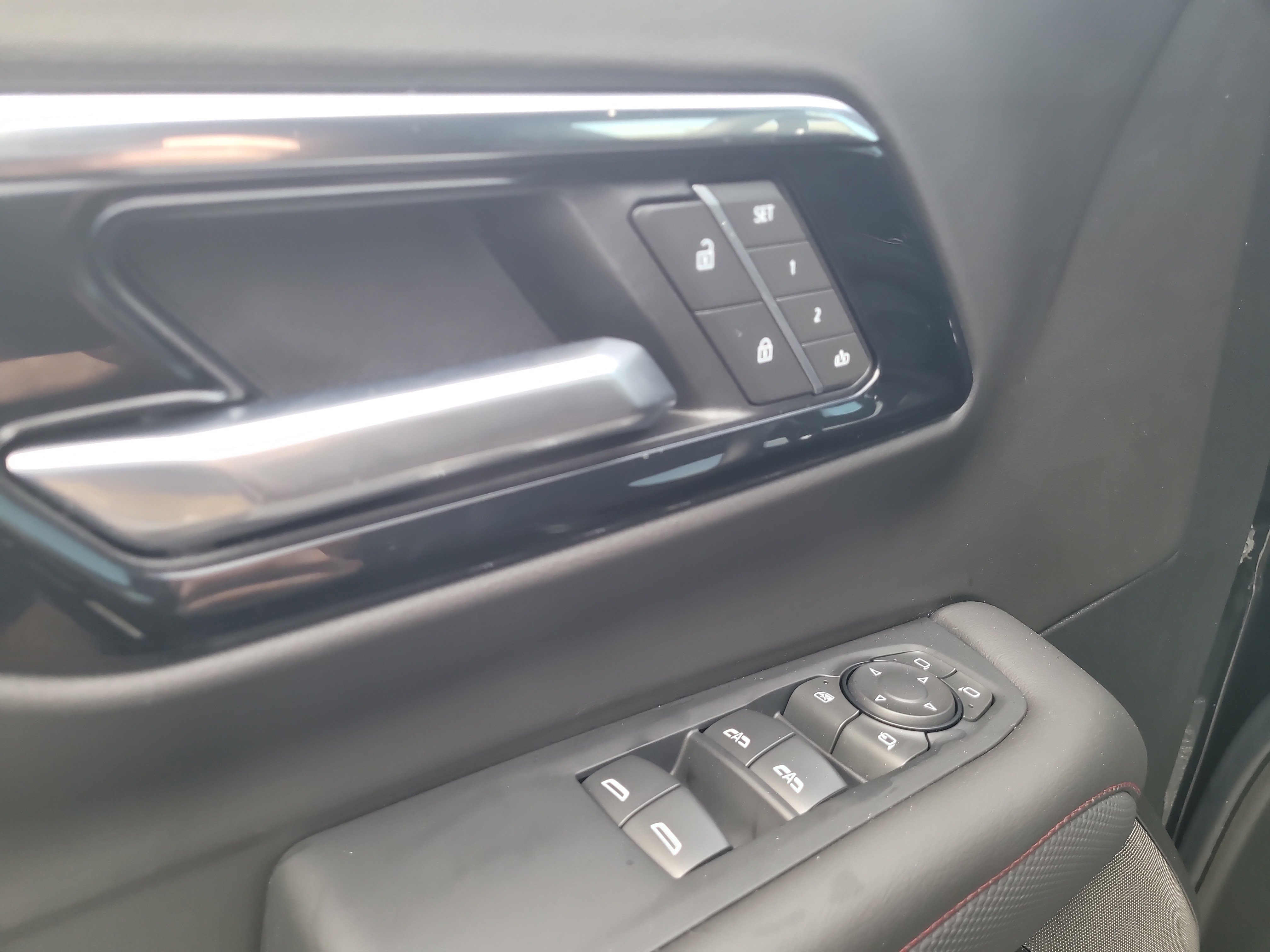 Used 2025 Chevrolet Suburban RST w/ Comfort Package RWD image 36