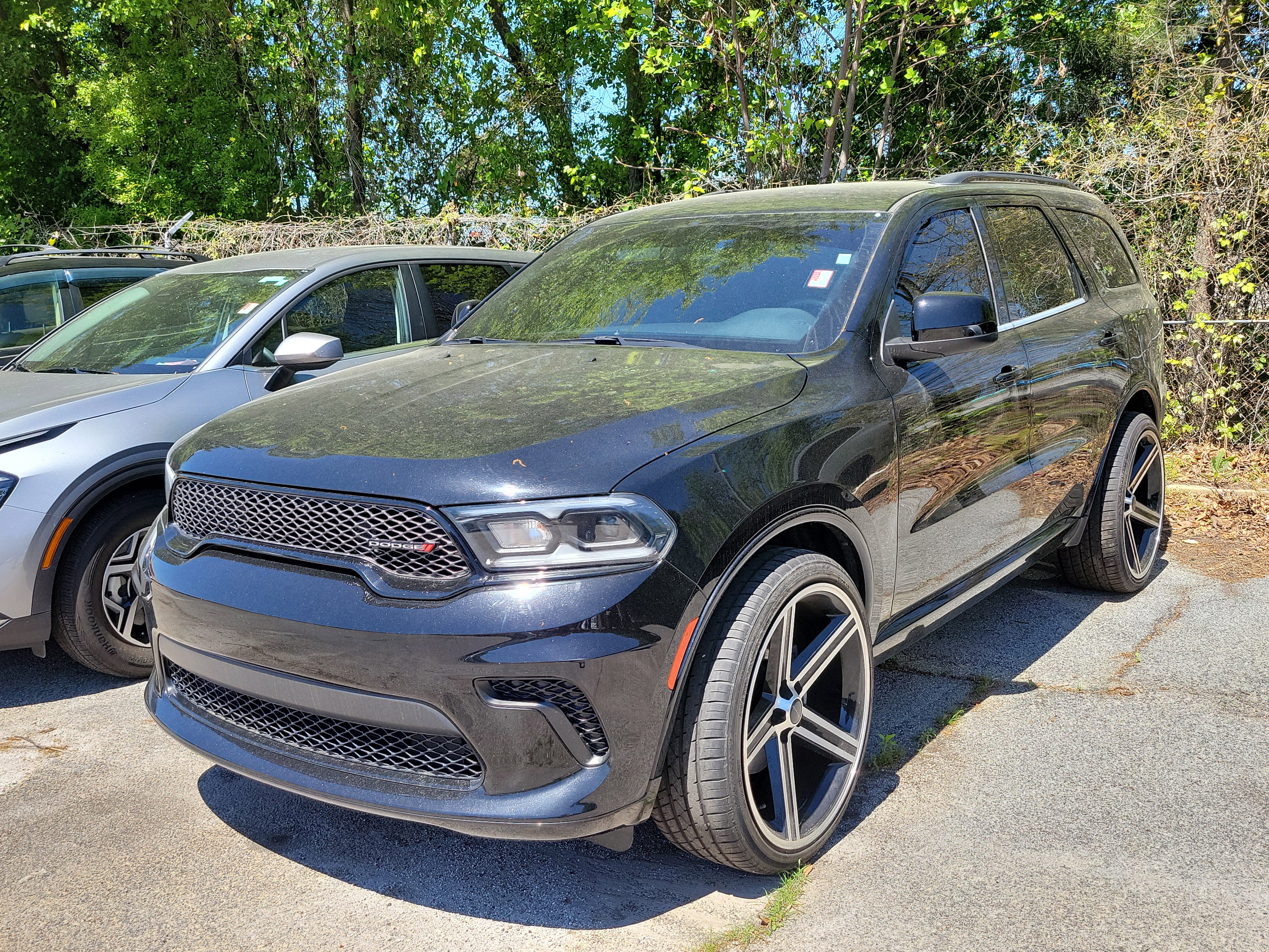 Used 2023 Dodge Durango SXT w/ SXT Blacktop Group image 3