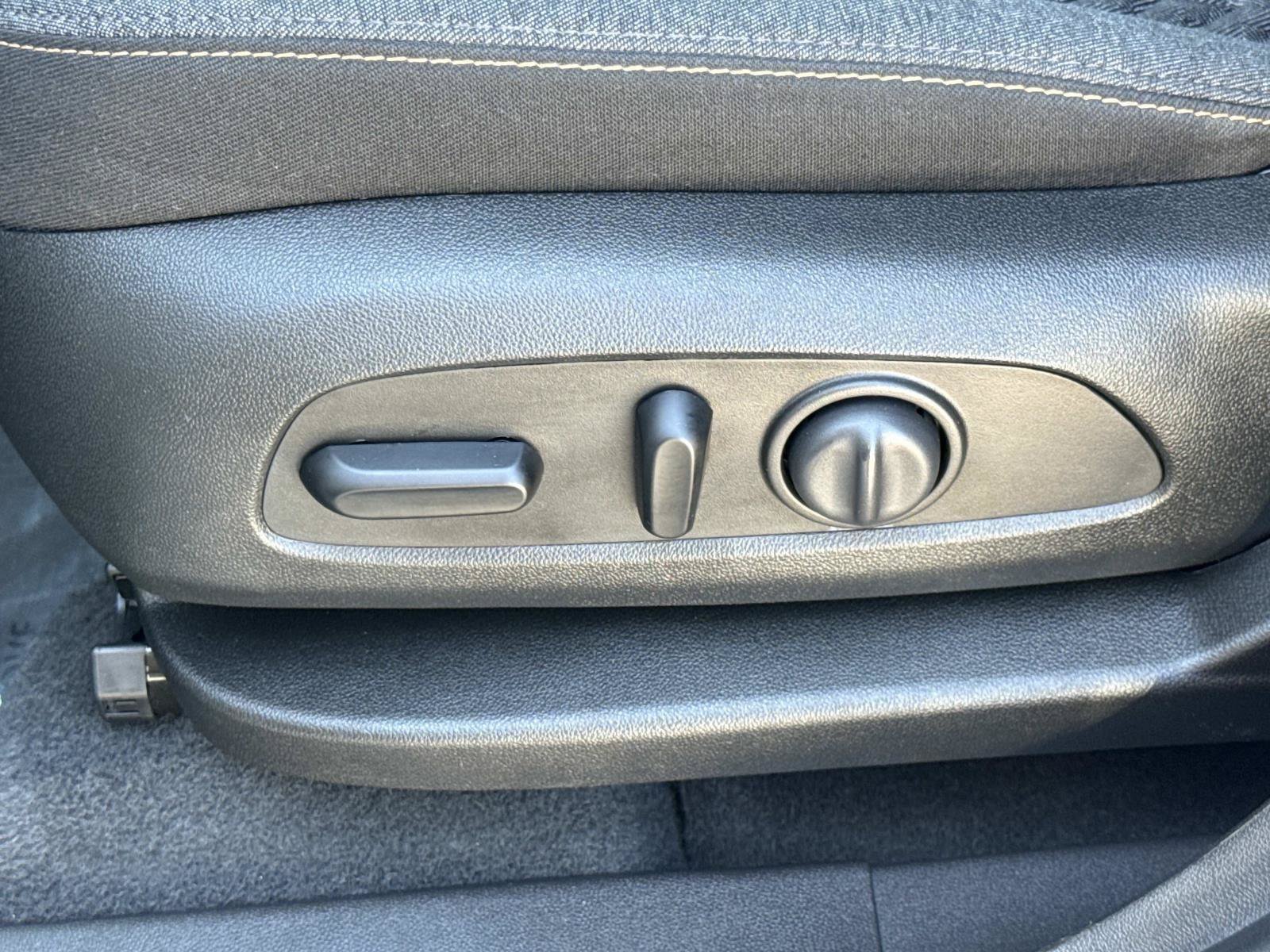 Used 2024 Chevrolet Equinox LT AWD/4WD image 17
