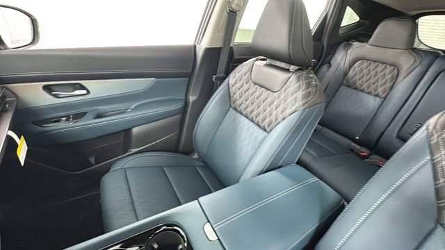 New 2025 Nissan Murano Platinum w/ Cargo Package image 13