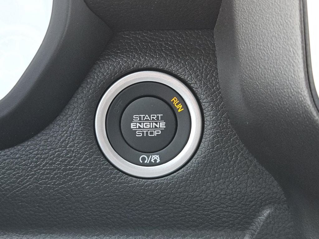 New 2026 RAM 1500 Express AWD/4WD image 16