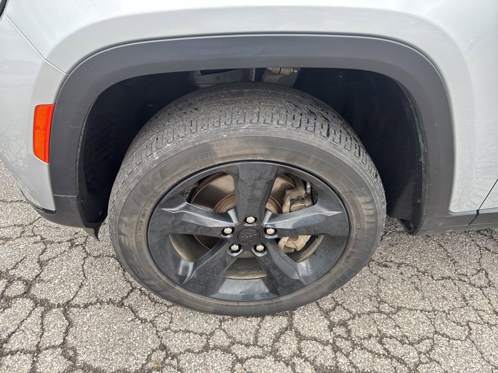 Used 2024 Jeep Grand Cherokee L Altitude image 24