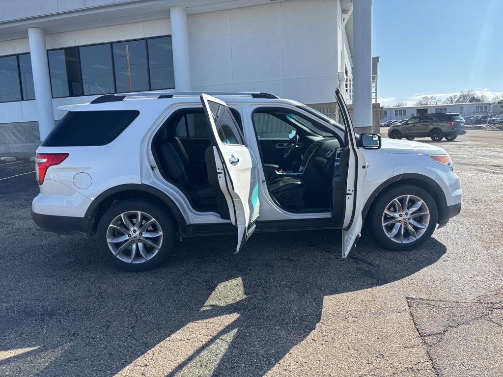Used 2015 Ford Explorer XLT w/ Equipment Group 202A image 8