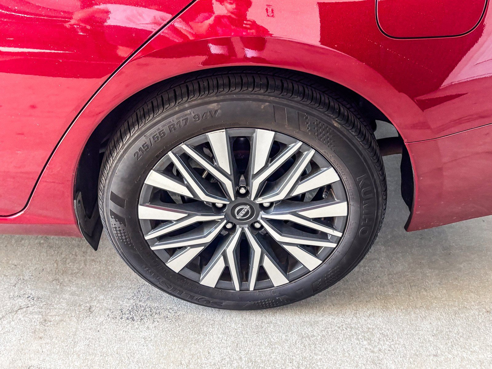 Used 2024 Nissan Altima 2.5 SV FWD image 13
