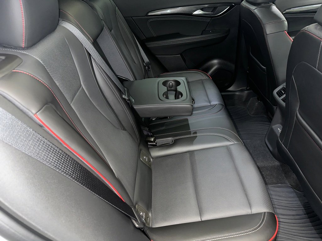 Certified 2023 Buick Envision Essence w/ Sport Touring Package image 31