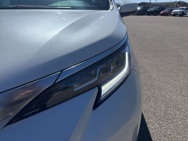 Used 2025 Toyota Sienna Limited image 9