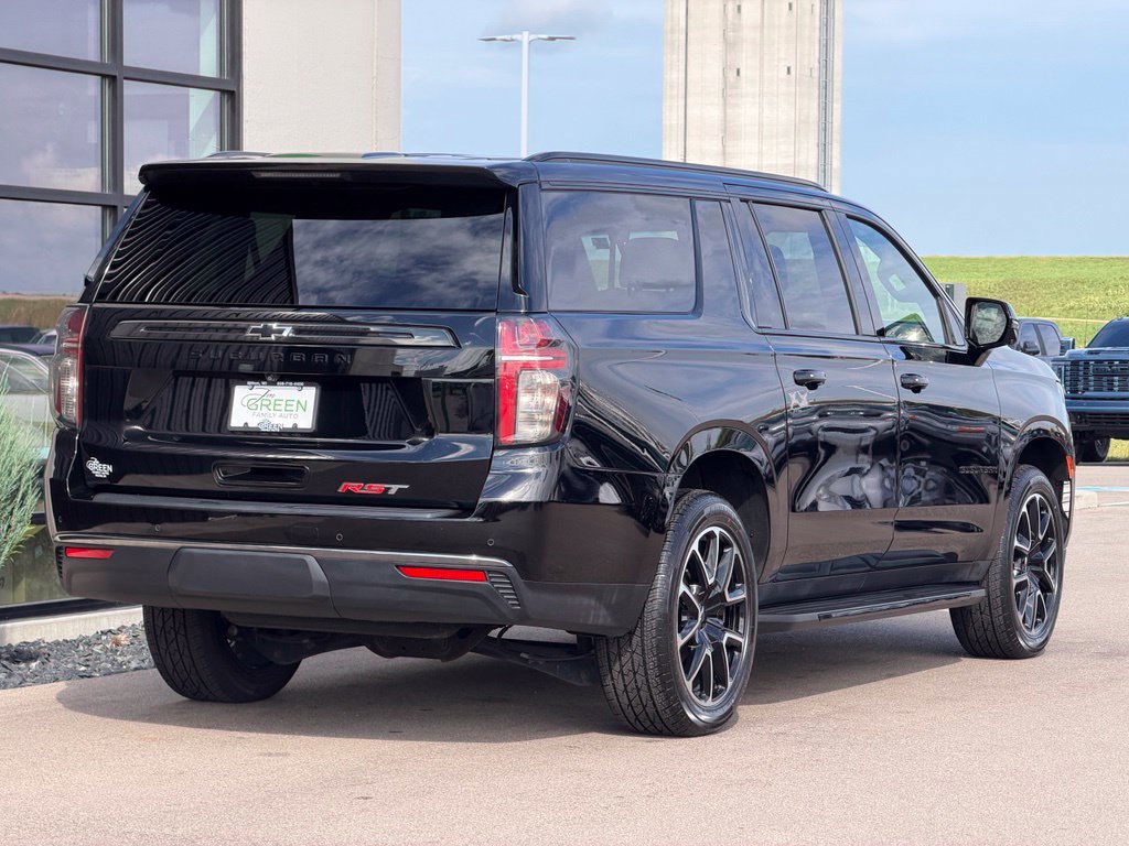 Used 2022 Chevrolet Suburban RST w/ Luxury Package AWD/4WD image 5