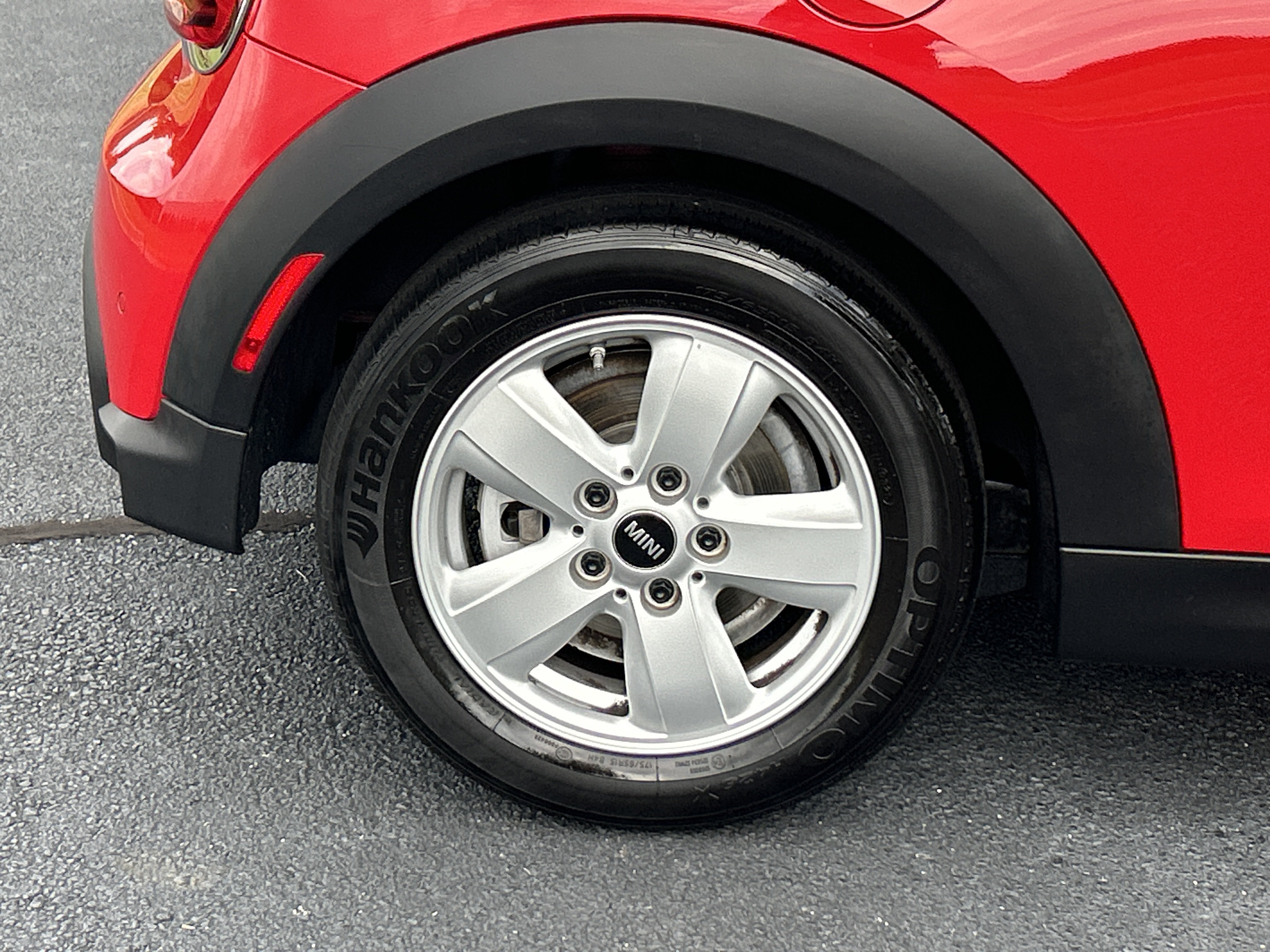Used 2024 MINI Cooper 2-Door Hardtop FWD image 34