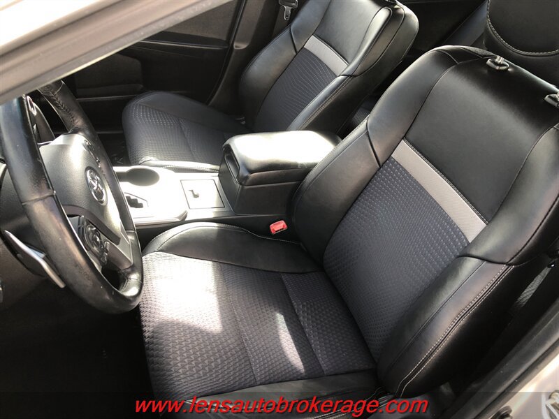Used 2014 Toyota Camry SE FWD image 11