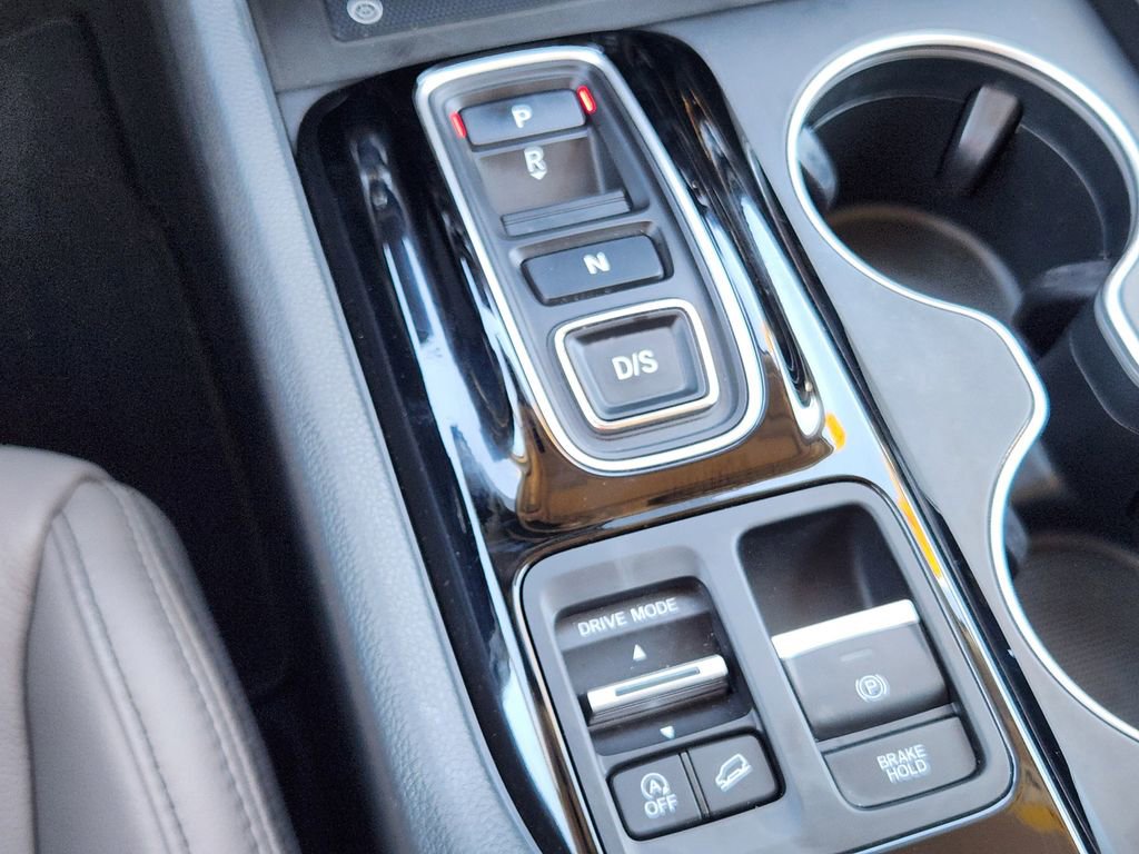 Used 2024 Honda Pilot Touring image 20