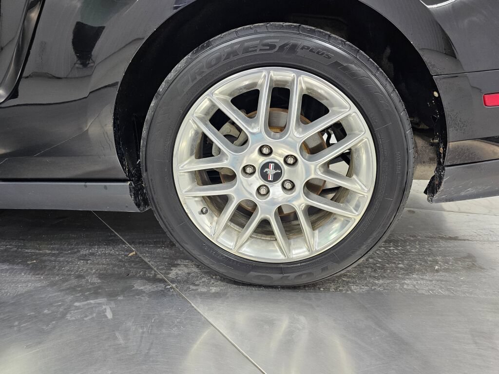 Used 2012 Ford Mustang GT Premium RWD image 18