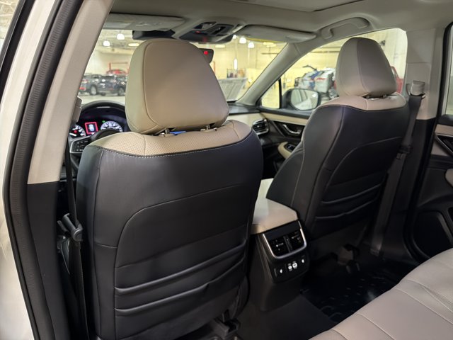 Used 2025 Subaru Outback Limited AWD/4WD image 20