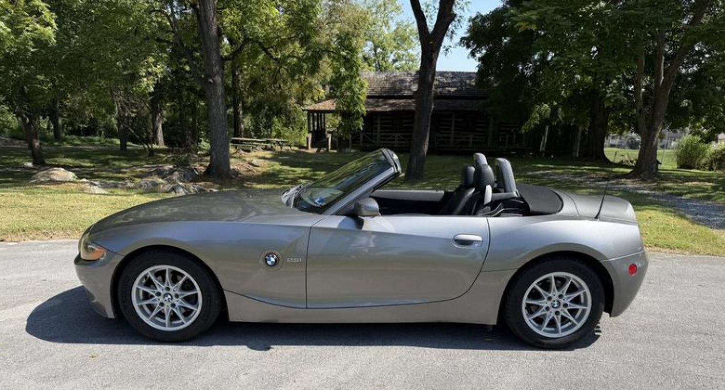 Used 2004 BMW Z4 2.5i RWD image 10