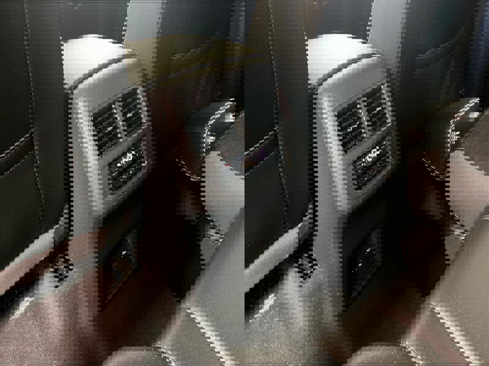 Used 2023 Volkswagen Atlas SE w/ Panoramic Sunroof Package image 29