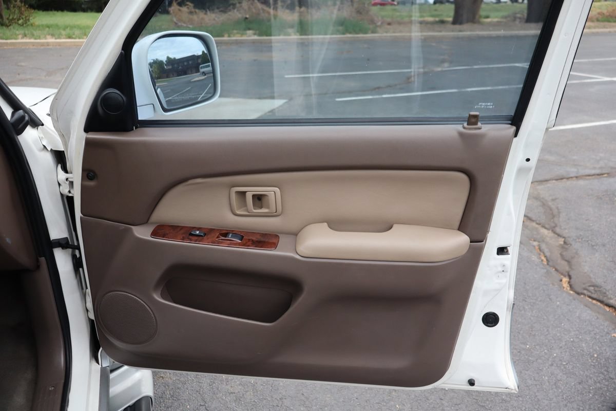 Used 2000 Toyota 4Runner Limited AWD/4WD image 26