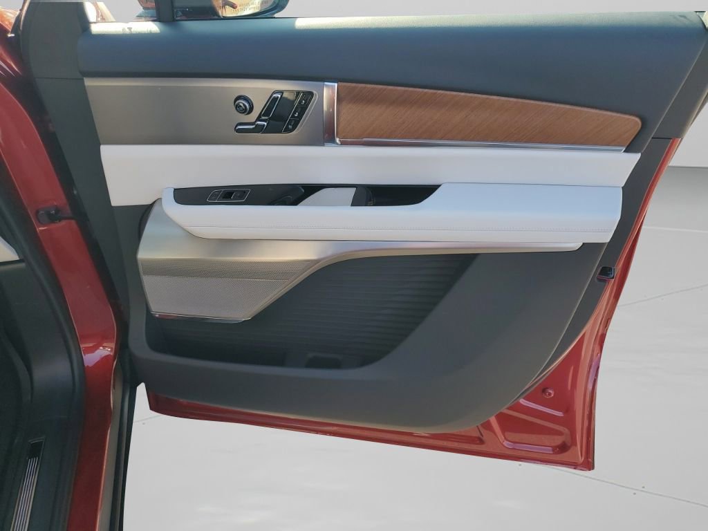 New 2026 Cadillac Vistiq Sport w/ LPO, Floor Liner Package image 13