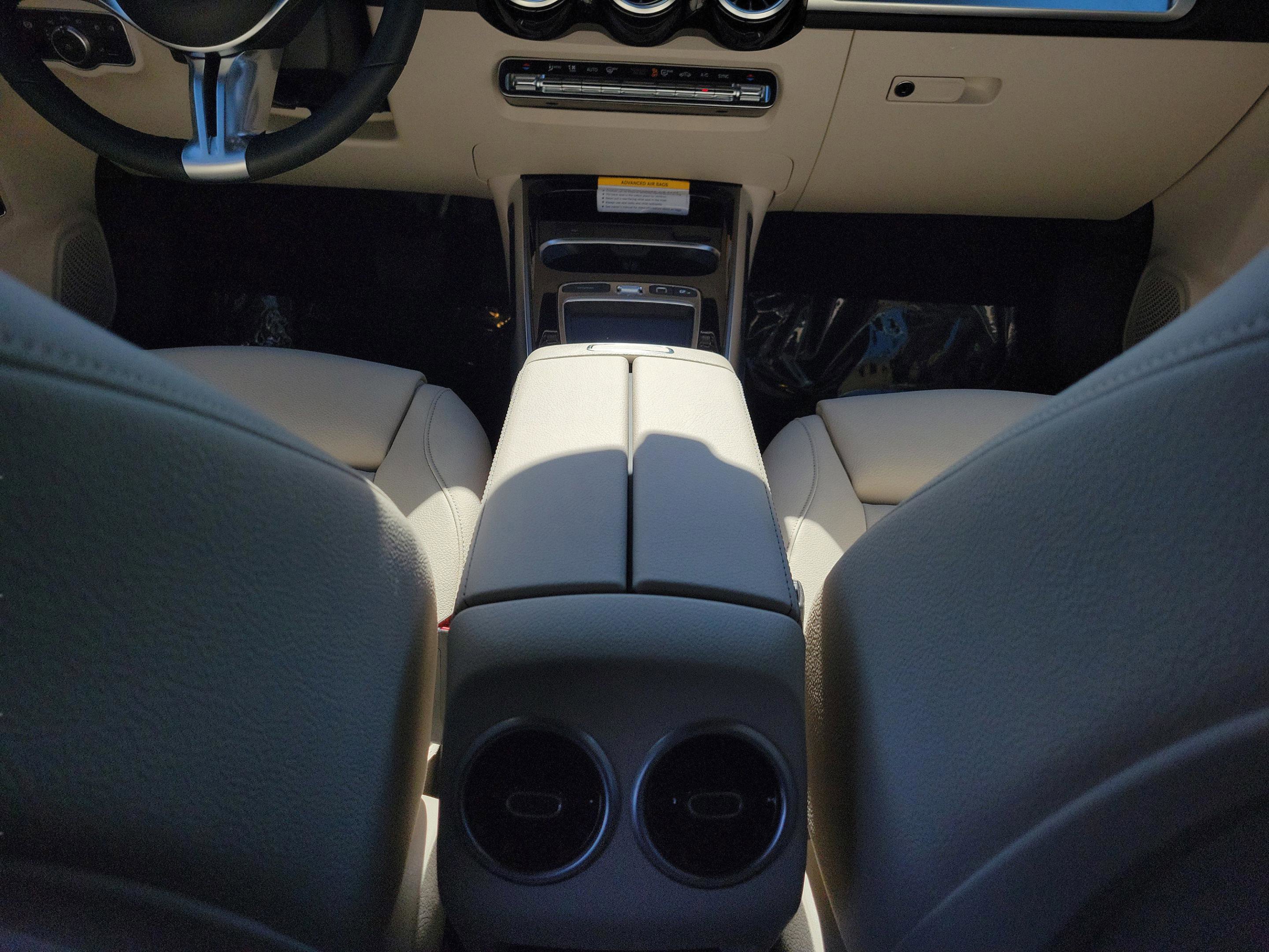 Certified 2025 Mercedes-Benz GLB 250 image 23