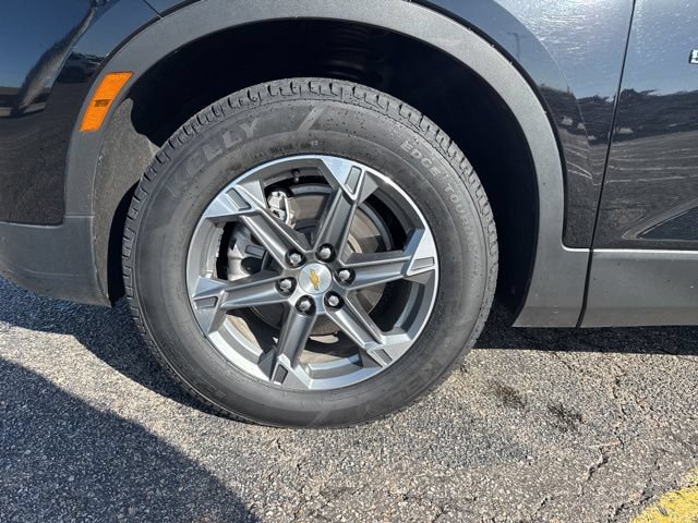 Used 2025 Chevrolet Blazer LT AWD/4WD image 22