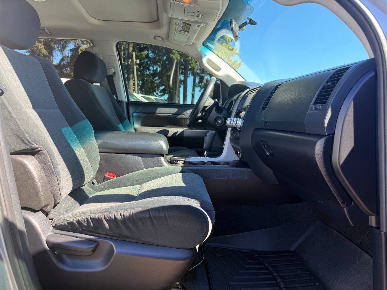 Used 2014 Toyota Sequoia SR5 w/ Sport Appearance Package AWD/4WD image 21