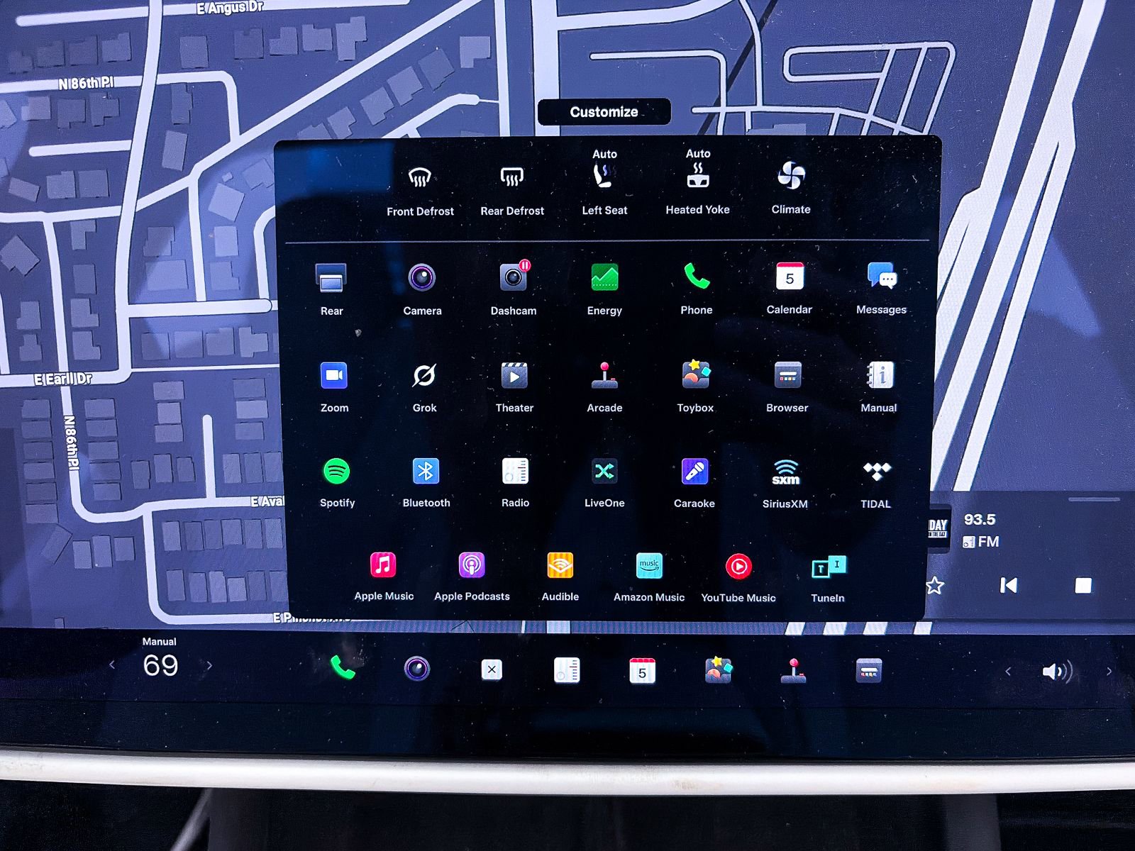 Used 2023 Tesla Model X Plaid image 5