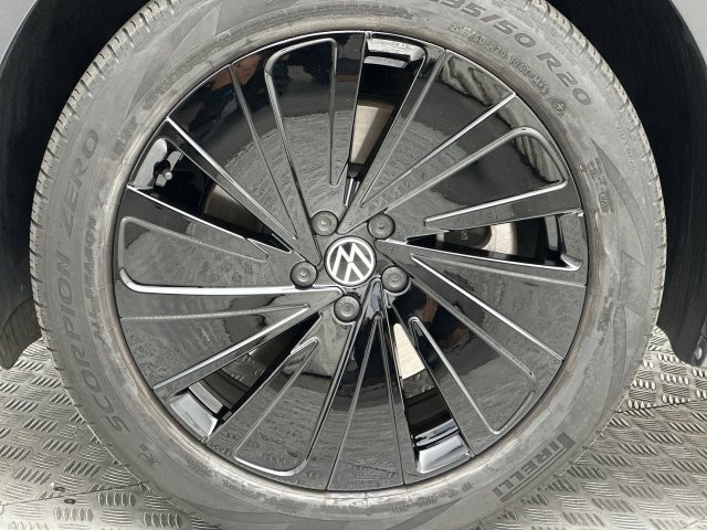 Used 2023 Volkswagen ID.4 Pro S Plus AWD/4WD image 12