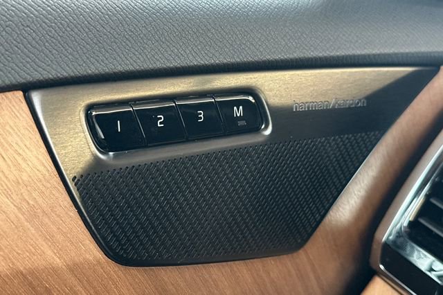 Used 2024 Volvo XC90 T8 Plus w/ Protection Package Premier image 22