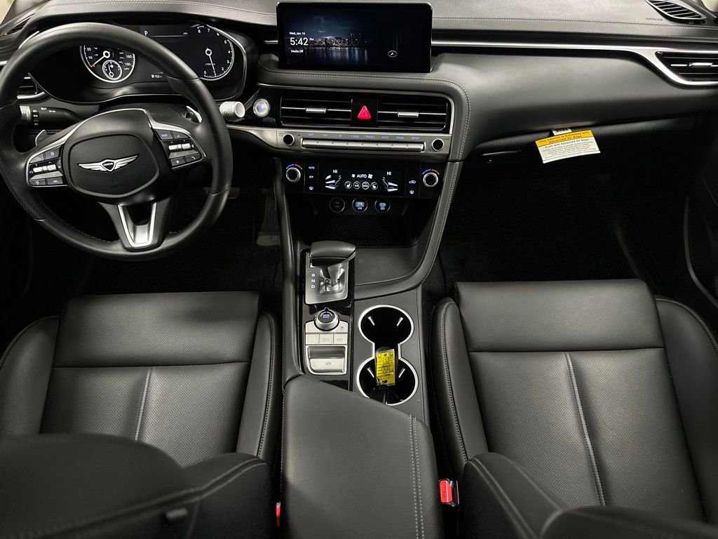 Used 2025 Genesis G70 2.5T image 2