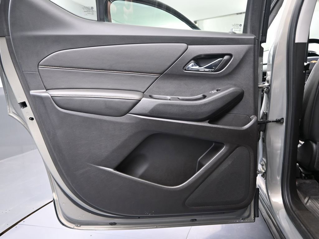Used 2019 Chevrolet Traverse LT image 36