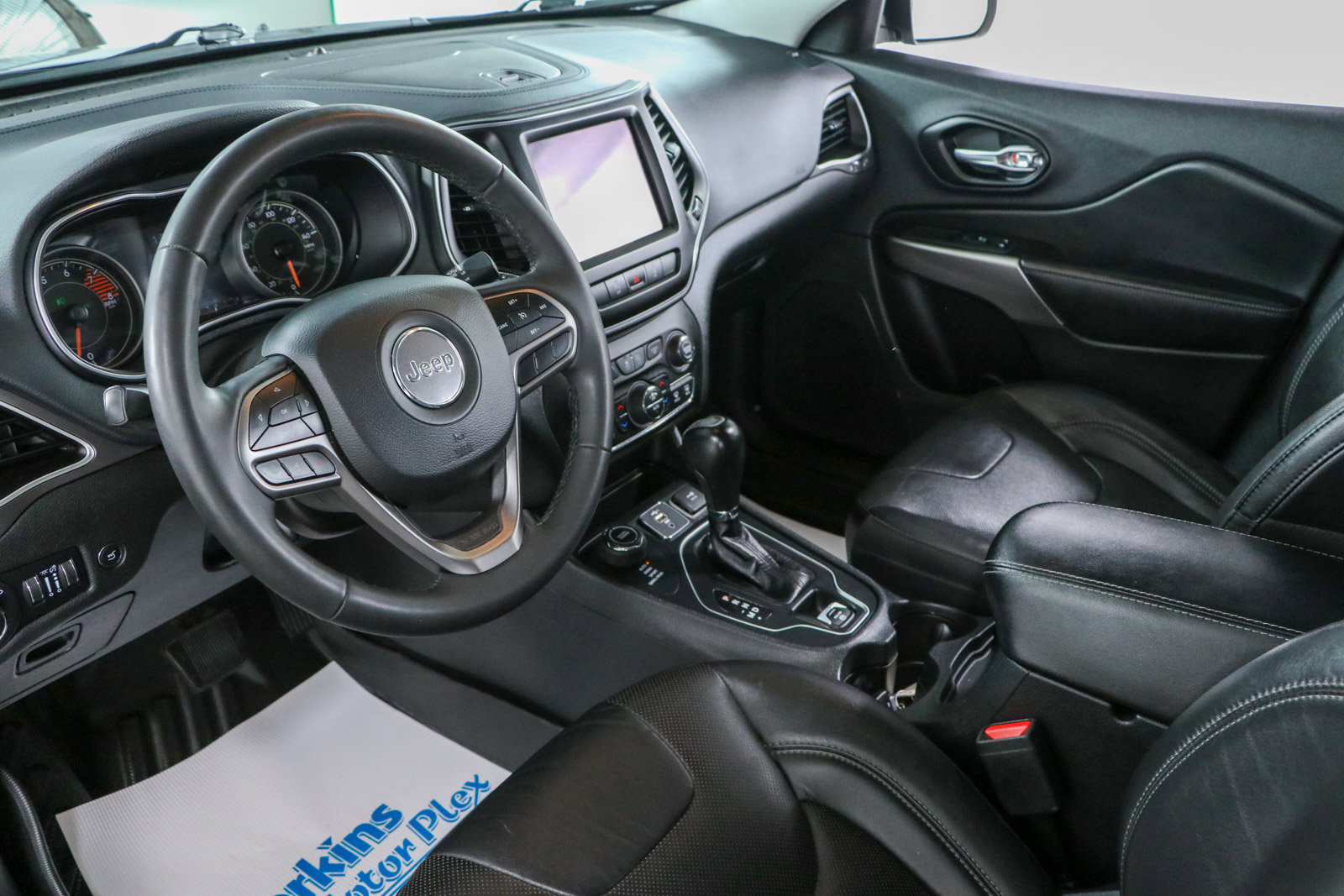 Used 2021 Jeep Cherokee Latitude Lux w/ Comfort/Convenience Group AWD/4WD image 23