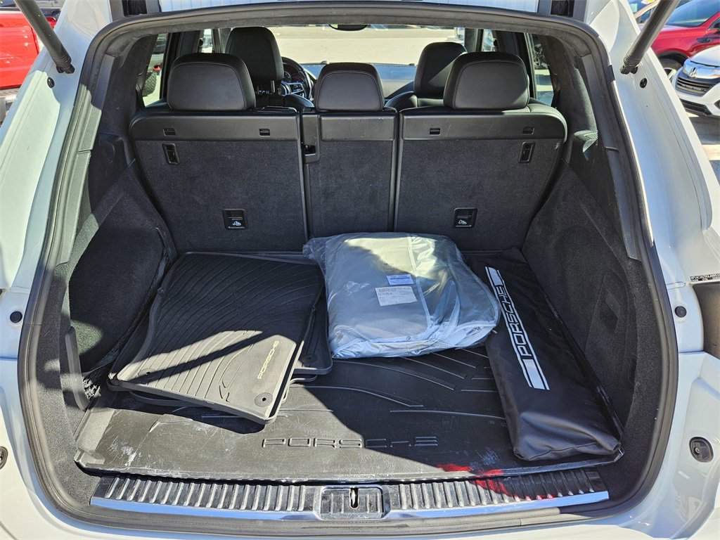 Used 2016 Porsche Cayenne Turbo image 29