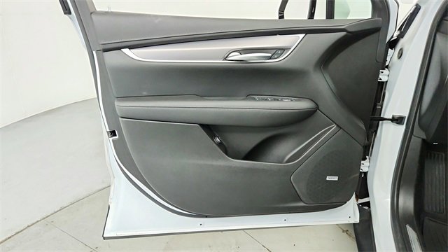 Certified 2024 Cadillac XT5 Luxury image 11