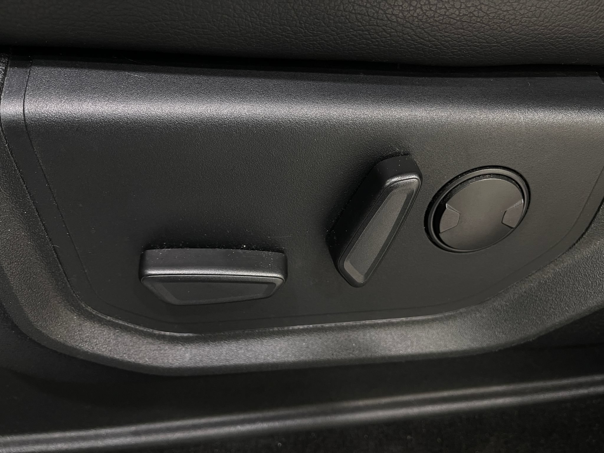 Used 2019 Ford F150 Lariat AWD/4WD image 17