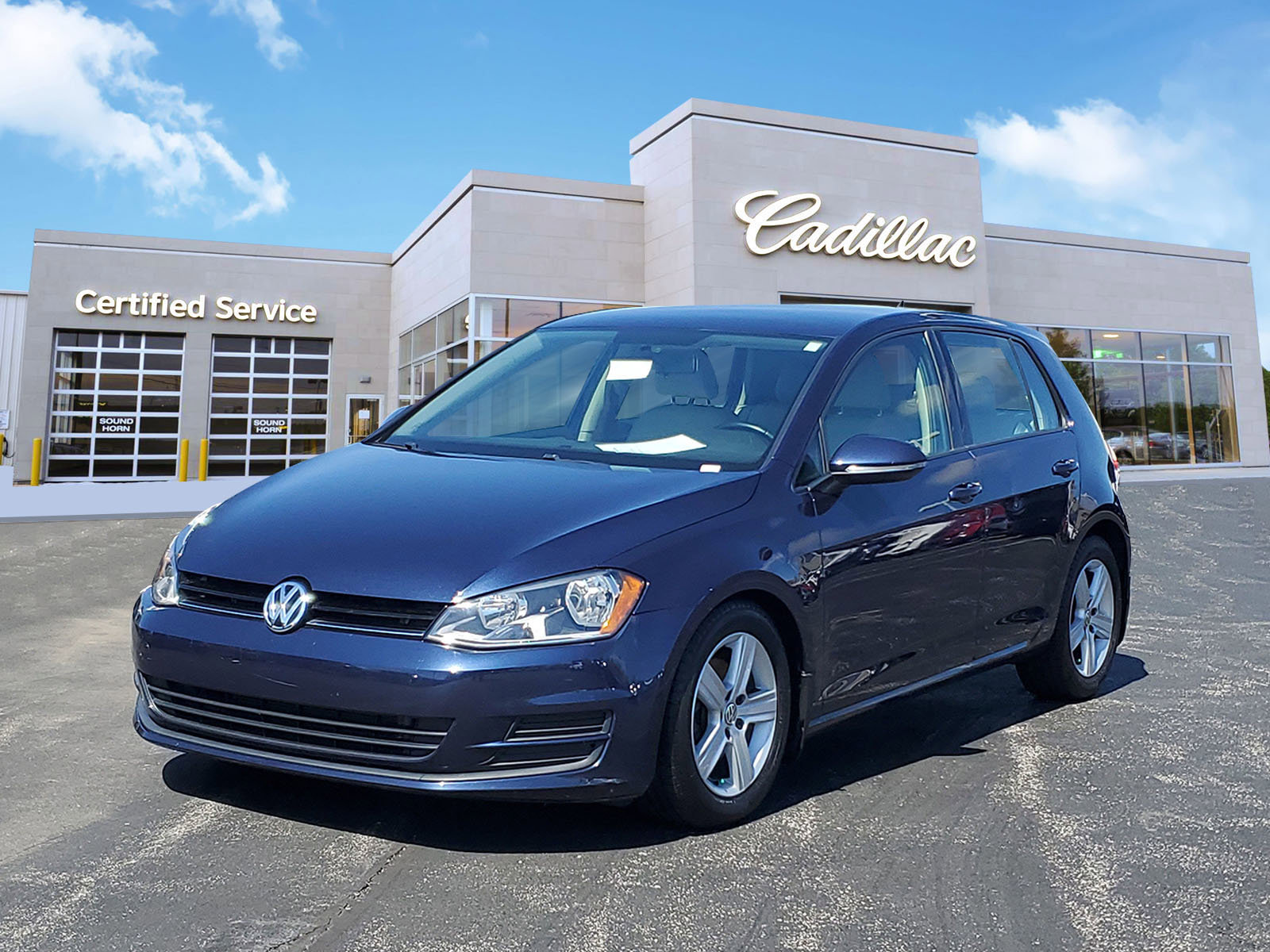 Used 2015 Volkswagen Golf TDI S image 1