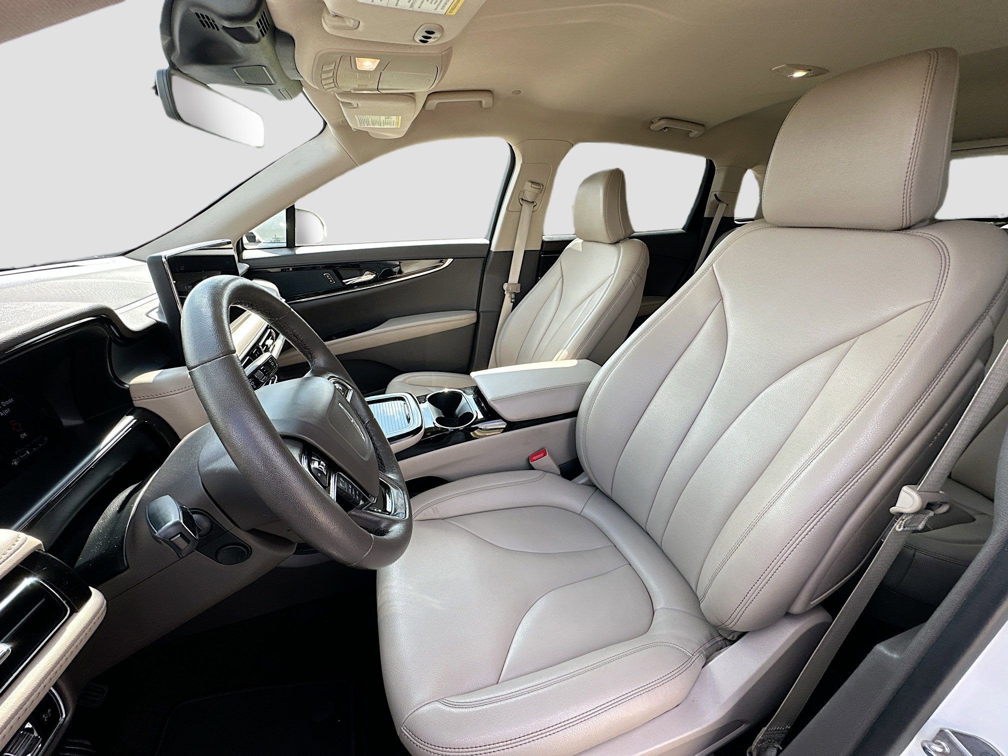 Used 2022 Lincoln Nautilus FWD w/ Premium Package image 21